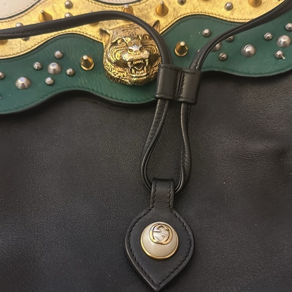 Gucci leather animalier malin chain medium backpack. GUC. - Picture 4 of 11